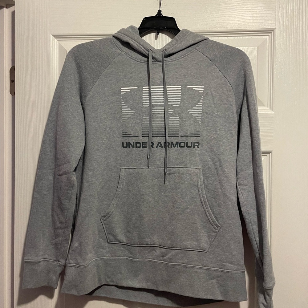 Under Armour Women’s  Light Gray Hoodie Size Medium